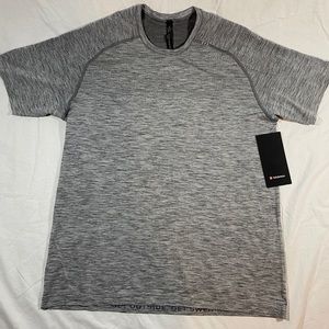 Lululemon Metal vent tech